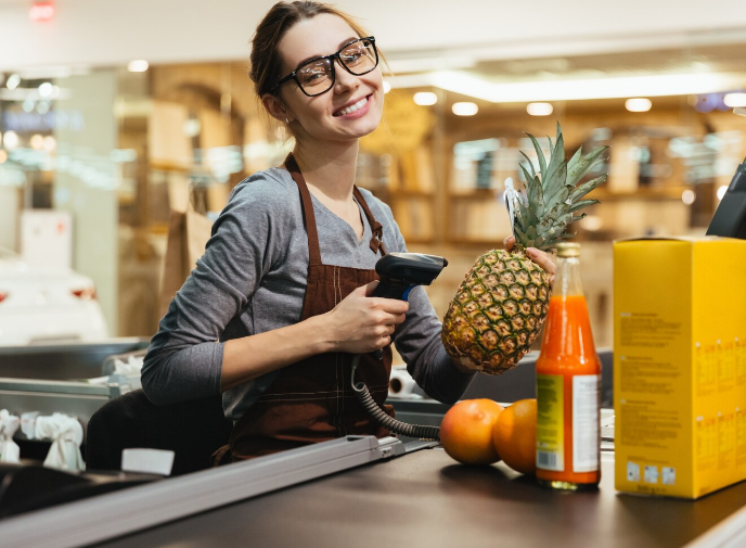 «Авито Работа»: продуктовые сети лидируют по спросу на кассиров