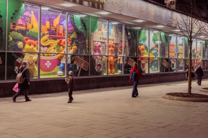 «Перекрёсток» запустил первую в продуктовом ритейле интерактивную витрину