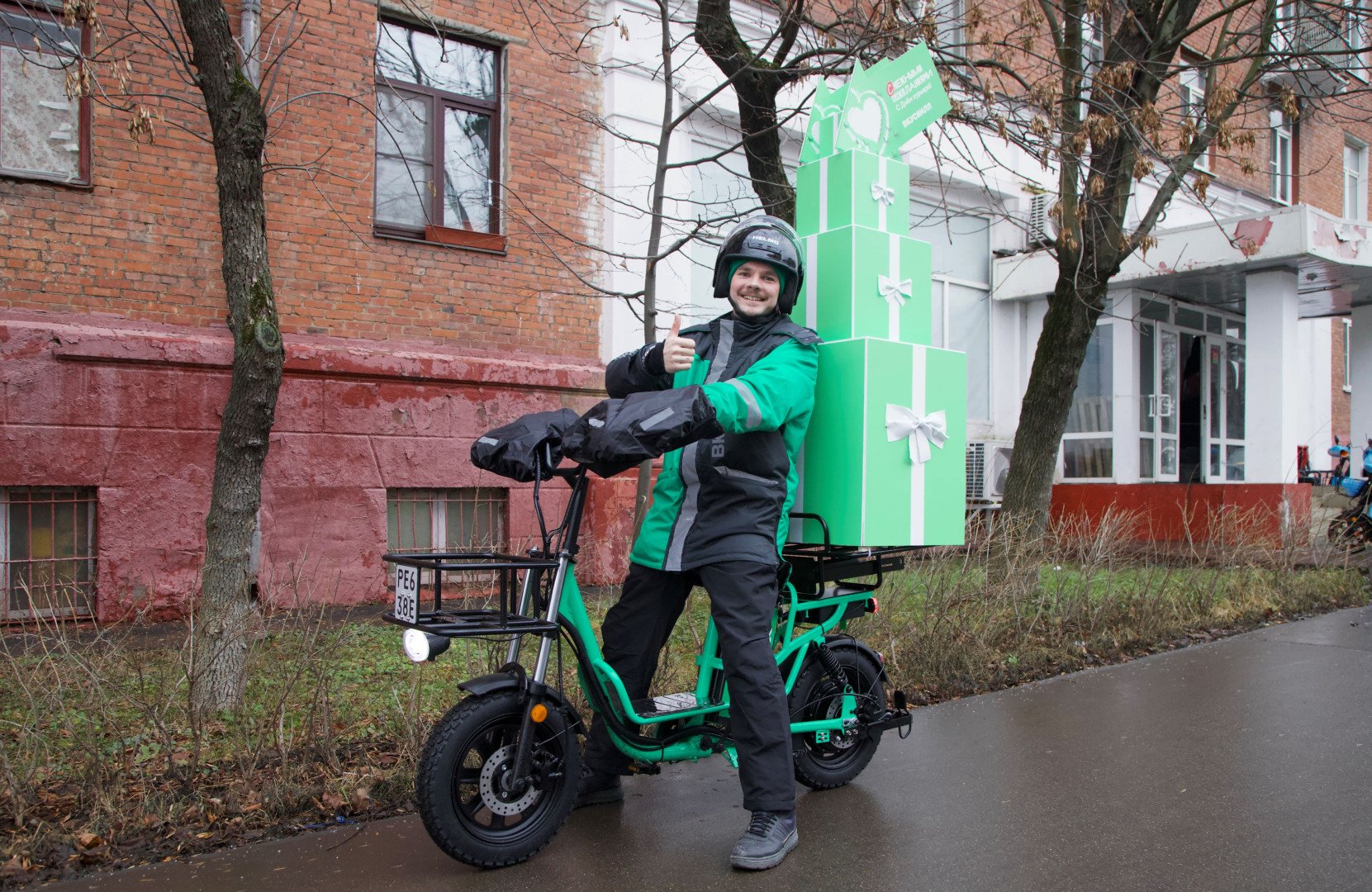 Продавцы, сборщики и курьеры ценят работу за гибкость и быстрый старт